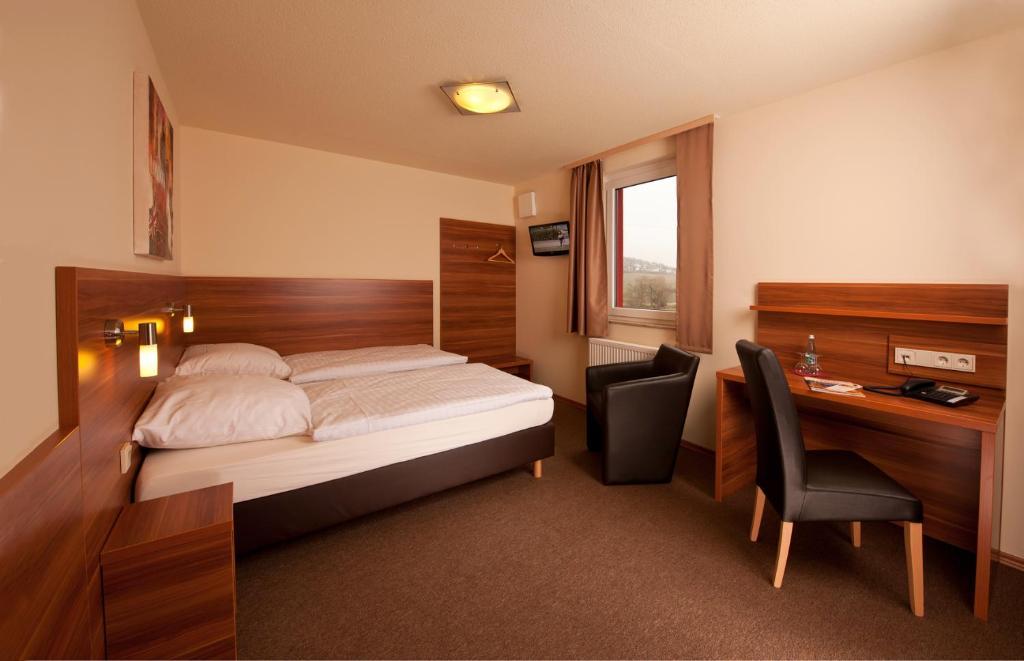Astay Hotel Greding Rum bild